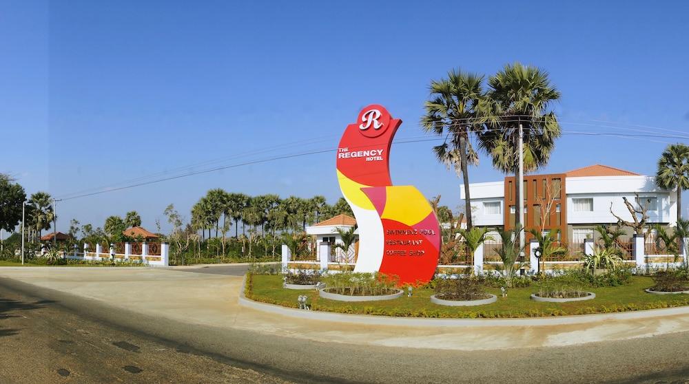 The Regency Hotel Bagan Extérieur photo
